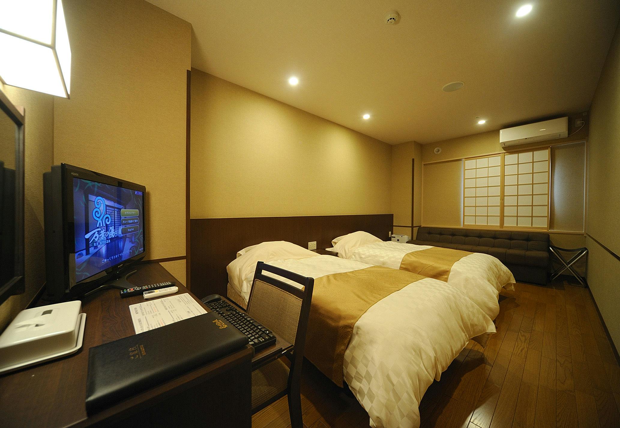 ห้องพักสไตล์ตะวันตก รองรับ 3 ท่าน ปลอดบุหรี่