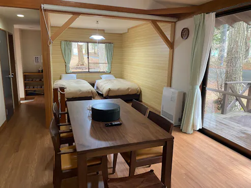 คอทเทจ (ห้องนั่งเล่นและห้องนอน)