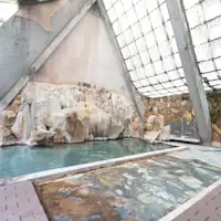 Mata air panas Bak mandi dalam ruangan