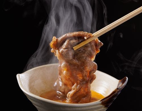 すき焼地元産の卵にくぐらせて…