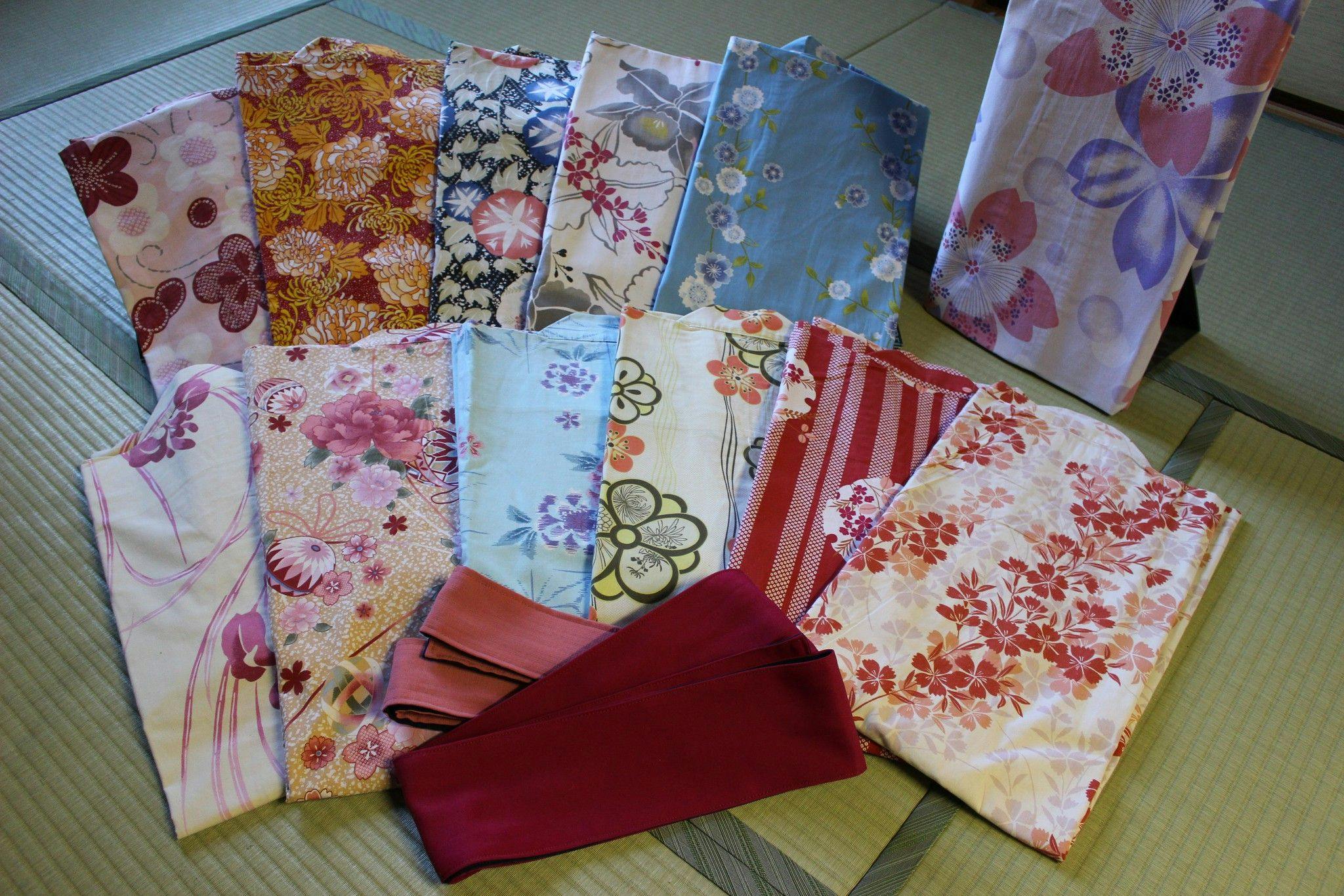 Yukata berwarna untuk wanita