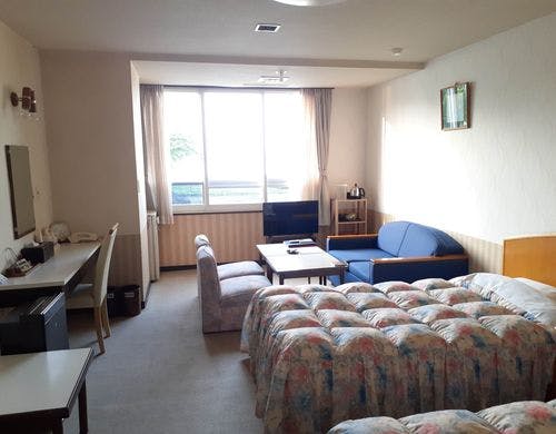 【1階】湖に面した洋室＜ツイン＞