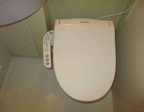 洗浄機付きトイレ