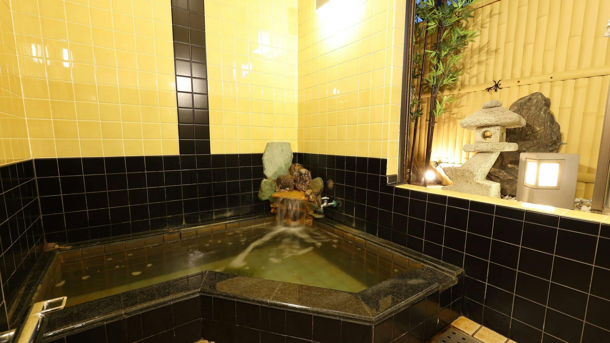 ◆น้ำพุร้อนธรรมชาติ Minami Chita・ห้องอาบน้ำรวมขนาดใหญ่