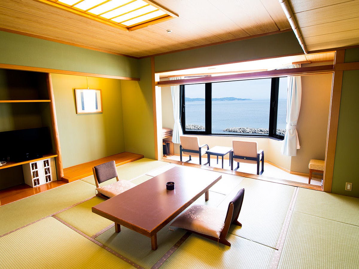 ห้องพักสไตล์ญี่ปุ่นขนาด 12.5 เสื่อทาทามิพร้อมวิวทะเล