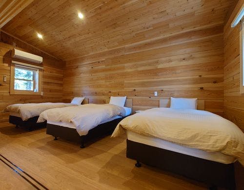 ２～３名用ログハウスベッドルーム