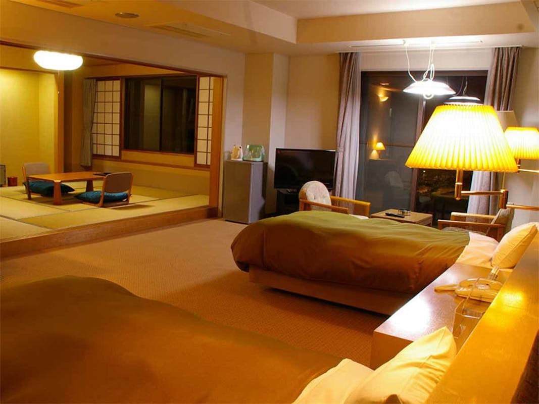 【大和高原ボスコヴィラ】和洋室(最大6名・66平米)