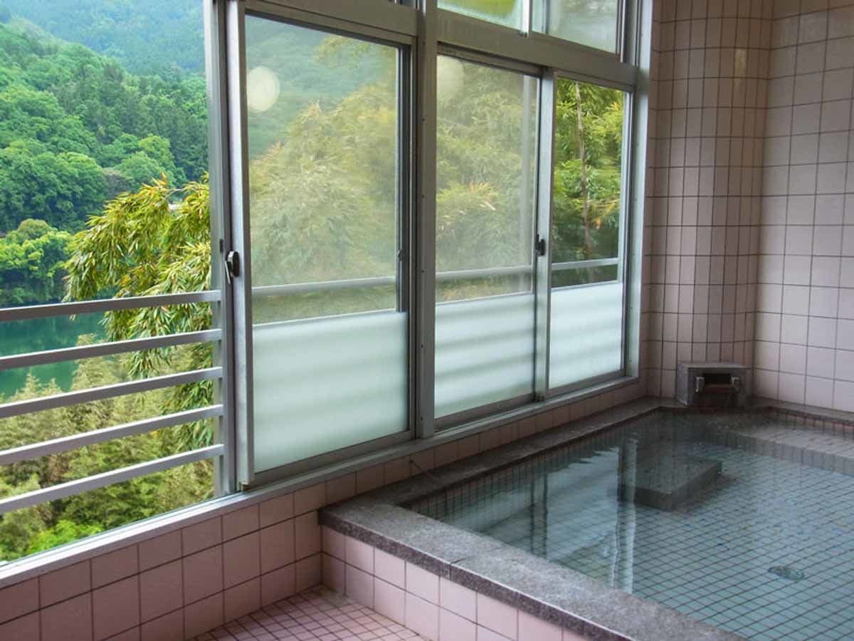 ห้องอาบน้ำหญิง