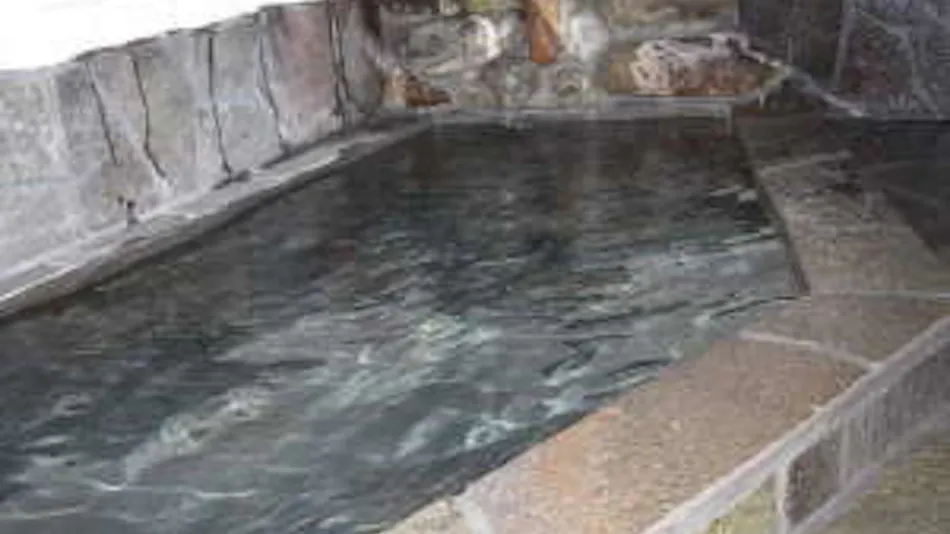 Small Hotel with Hot Springs Akakura Yours Inn