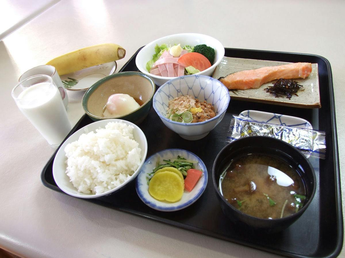 【朝食（一例）】