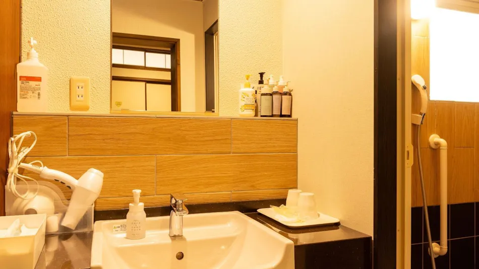 Ryugu no Tsukai Inn with Private Hot Spring Source