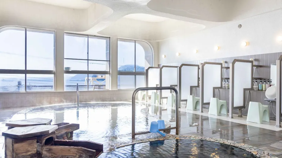 Ryugu no Tsukai Inn with Private Hot Spring Source
