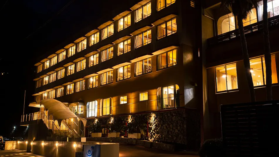 Ryugu no Tsukai Inn with Private Hot Spring Source