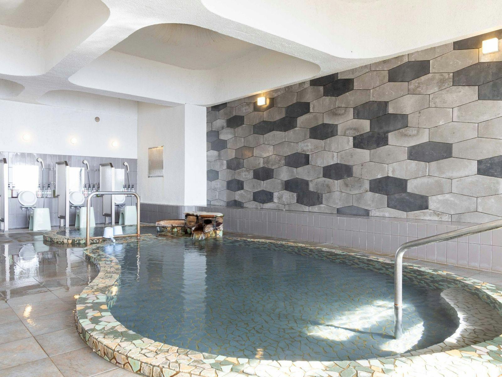 Ryugu no Tsukai Inn with Private Hot Spring Source
