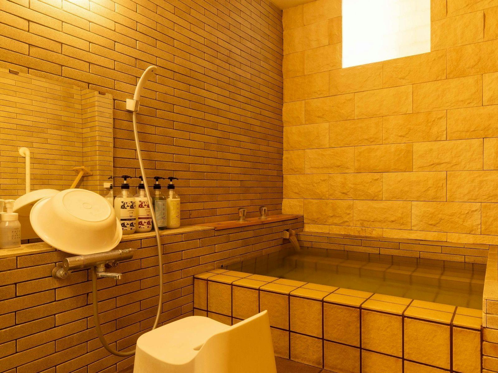 Ryugu no Tsukai Inn with Private Hot Spring Source