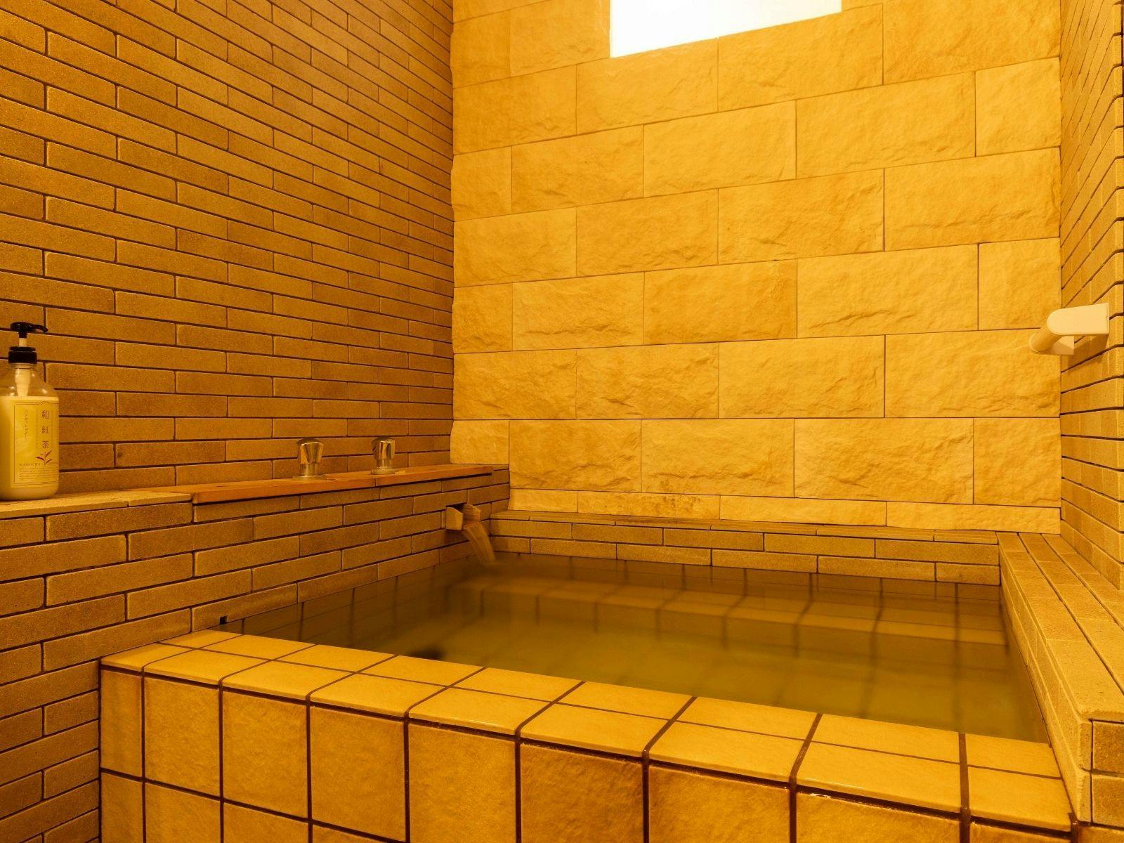 Ryugu no Tsukai Inn with Private Hot Spring Source