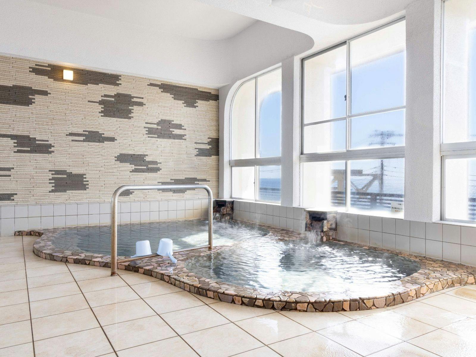 Ryugu no Tsukai Inn with Private Hot Spring Source