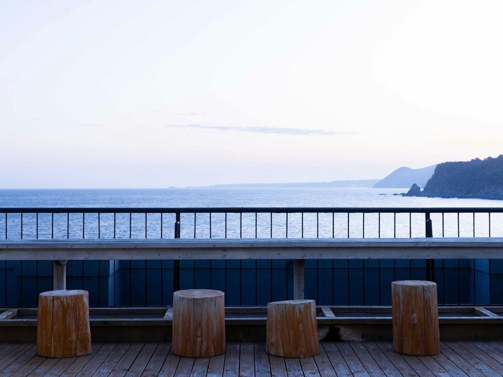 Ryugu no Tsukai Inn with Private Hot Spring Source