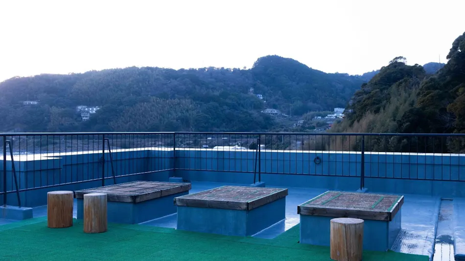 Ryugu no Tsukai Inn with Private Hot Spring Source