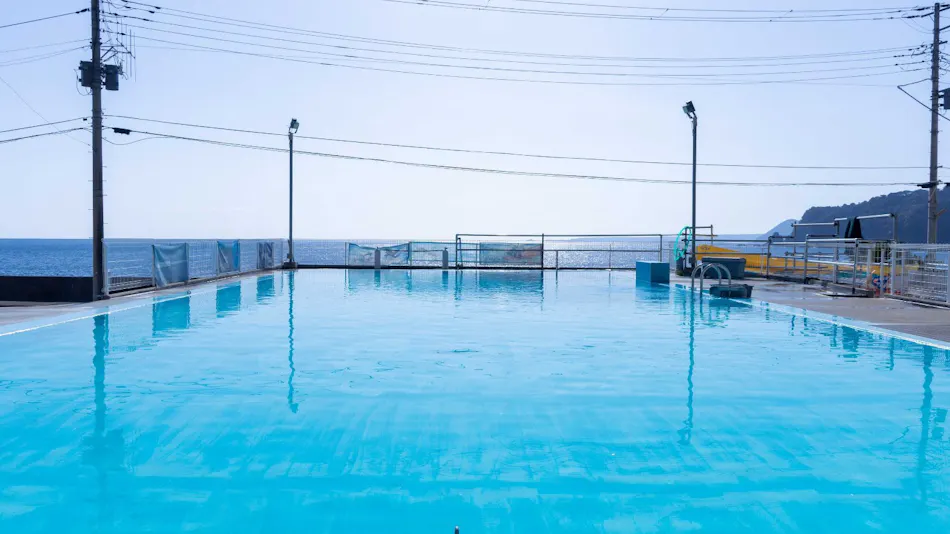 Ryugu no Tsukai Inn with Private Hot Spring Source