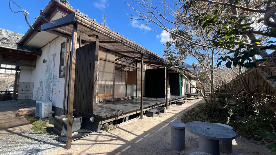 Assi House