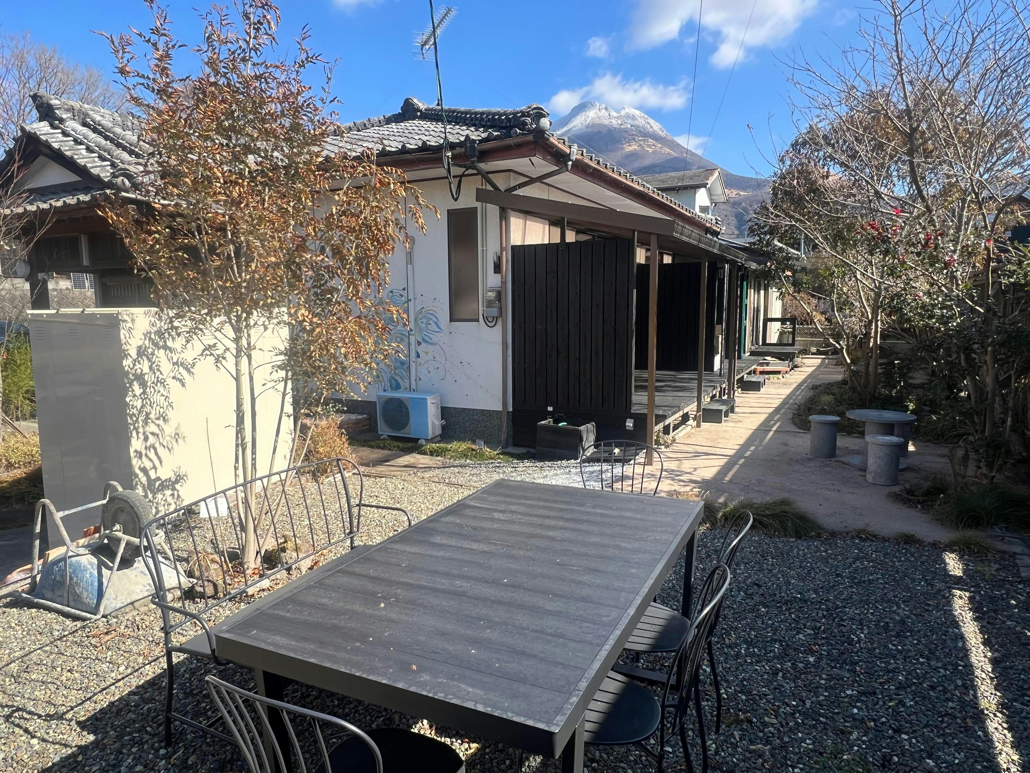 Assi House