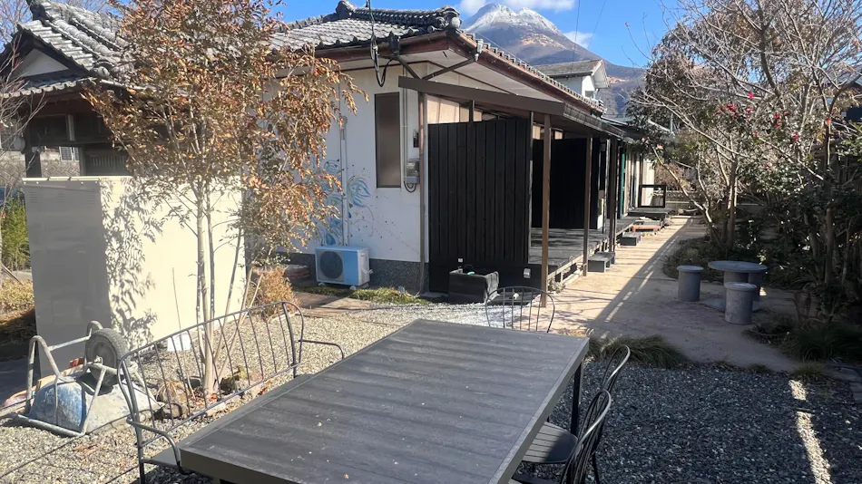 Assi House