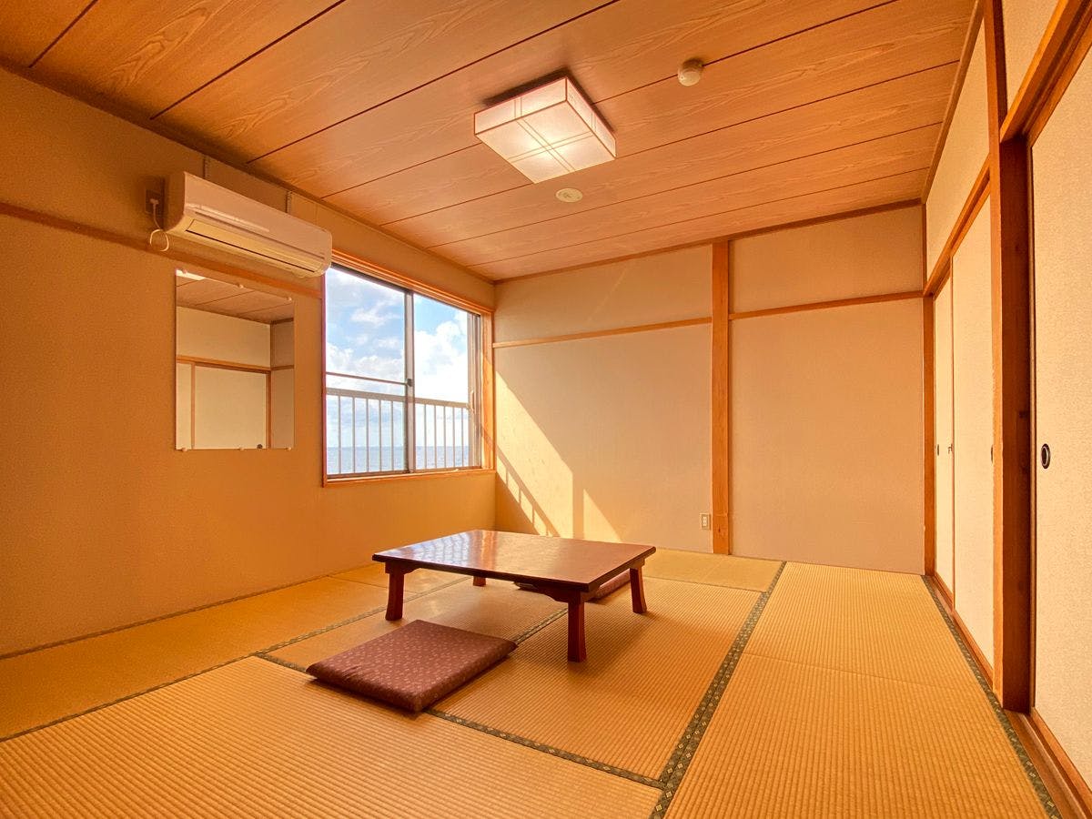 ■ ตัวอย่างห้องพัก: ห้องสไตล์ญี่ปุ่นขนาด 8 เสื่อทาทามิ สำหรับ 2 ถึง 4 ท่าน