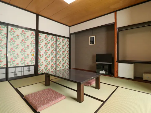 ห้องสไตล์ญี่ปุ่น 8 เสื่อทาทามิ (ชั้น 1 ปลอดบุหรี่) / คุราทาคาชิมะ