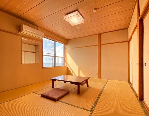 ■客室一例 和室8畳　2～4名様用の客室