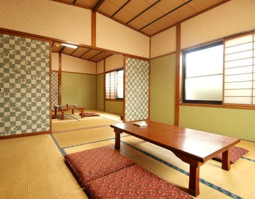■客室一例 8畳2間