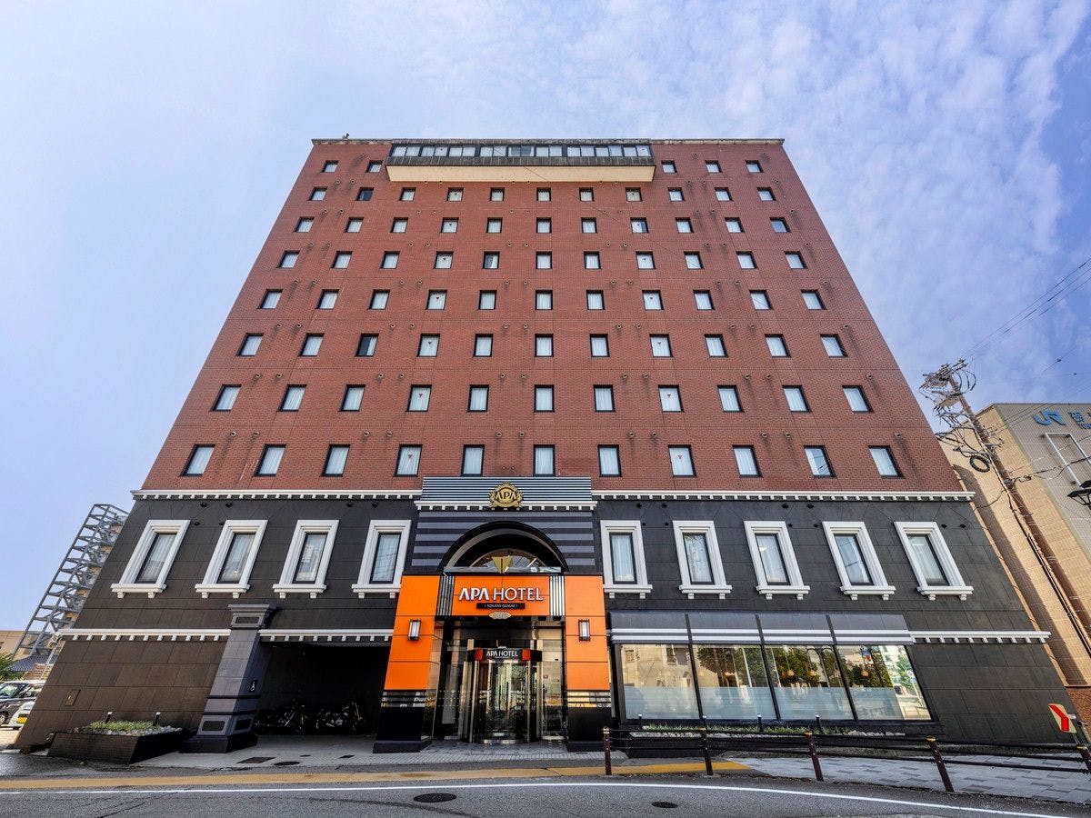Tampilan Luar Hotel〈Tonami Ekimae〉