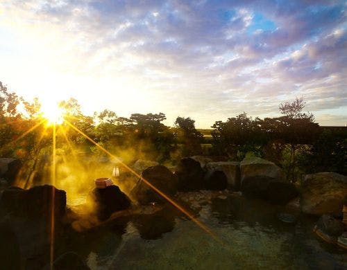 朝焼けの露天風呂