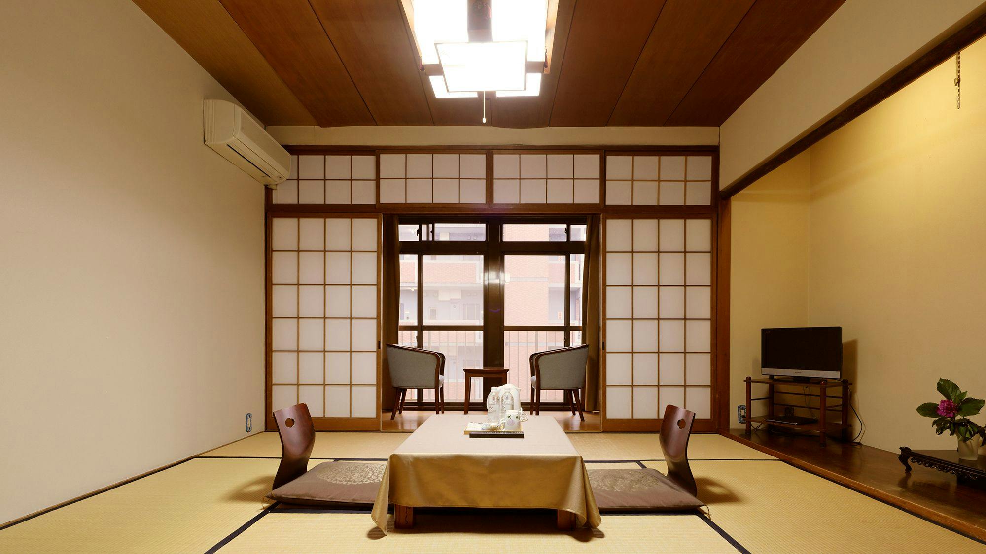 [อาคารหลัก - ห้องสไตล์ญี่ปุ่น 8 เสื่อทาทามิ]