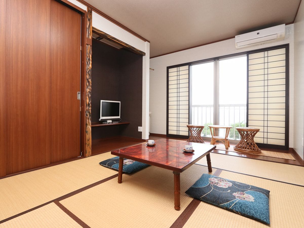 หน้าห้องพักมีทะเลกว้างใหญ่ ★6 เสื่อ