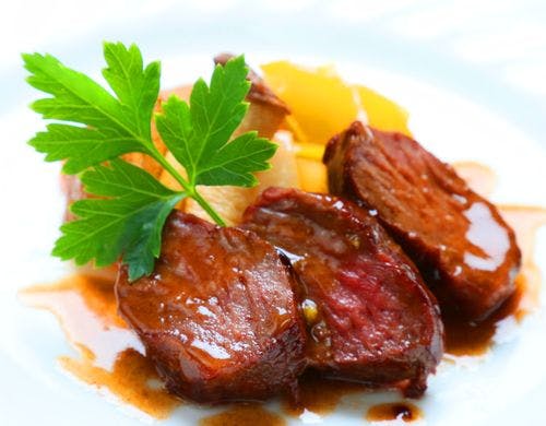 潮騒こだわりの牛肉のグリル。