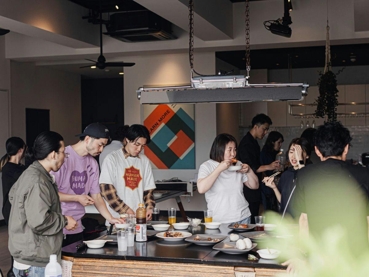 H HOTEL