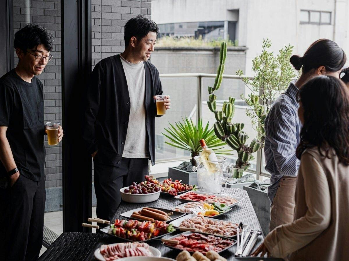 H HOTEL