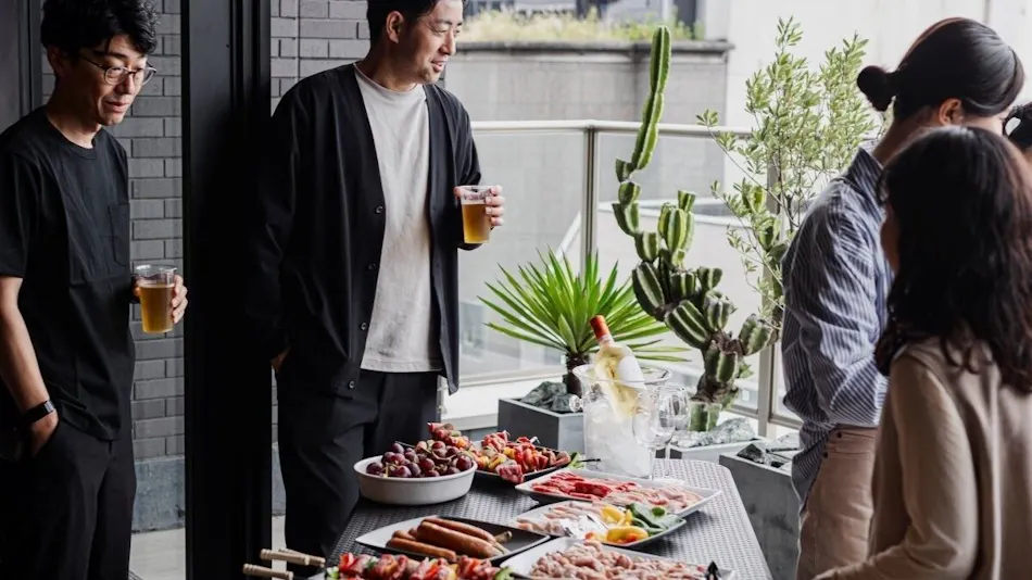 H HOTEL