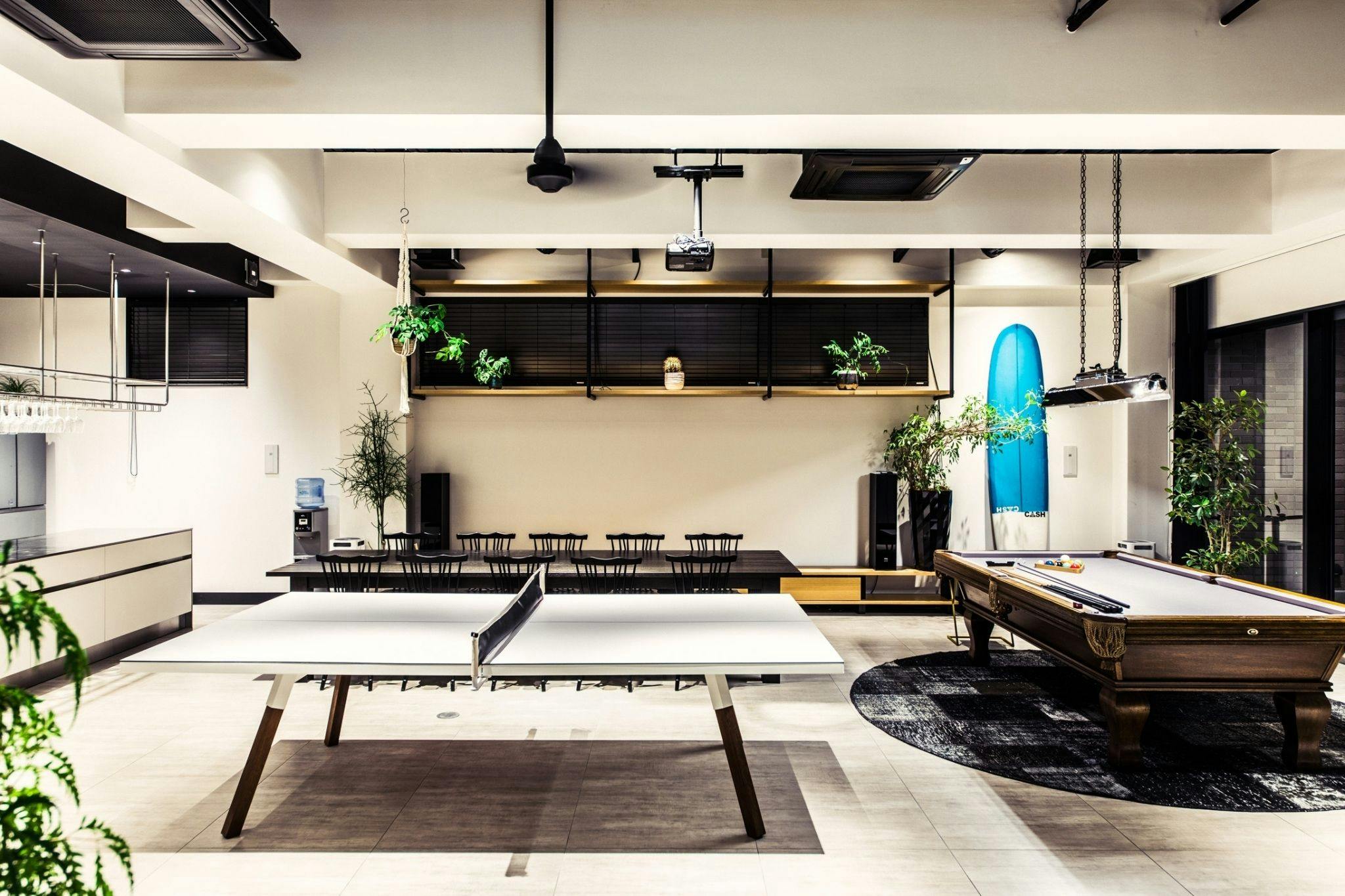 H HOTEL