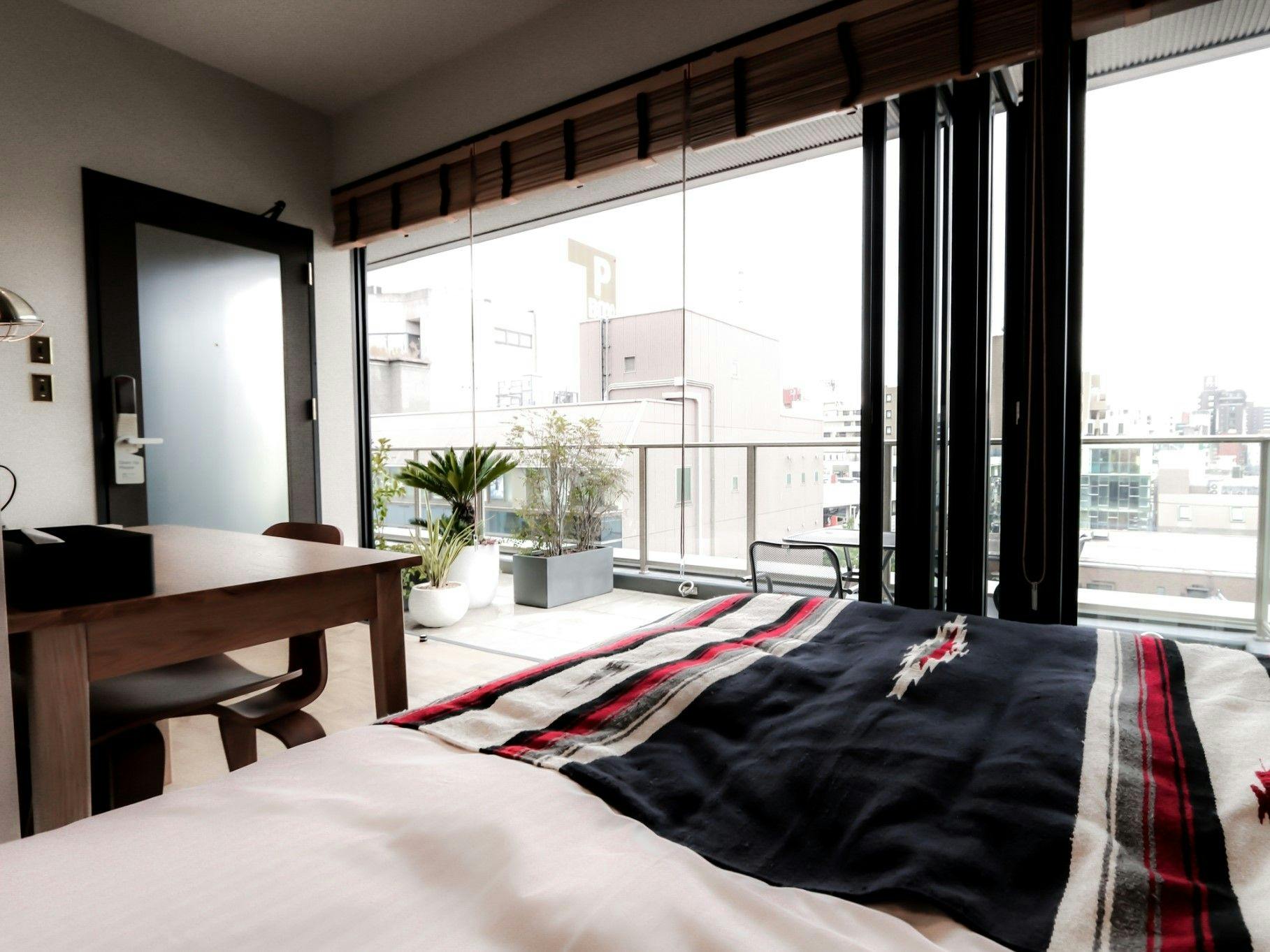 H HOTEL