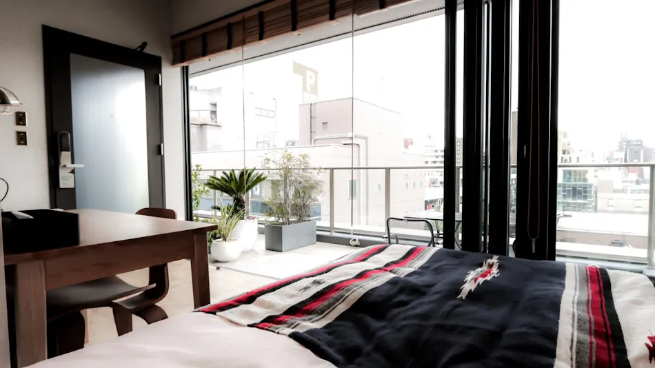H HOTEL