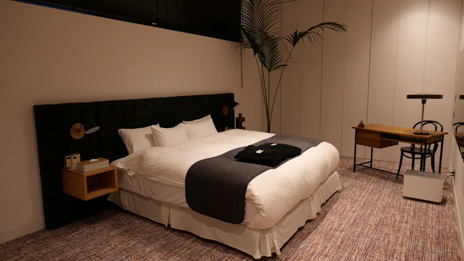 H HOTEL
