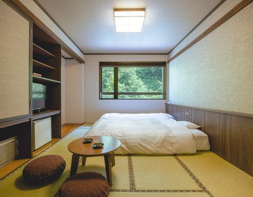 【和ベッドルーム】＜川側-8畳＞