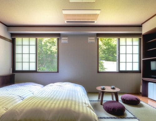 【和ベッドルーム】＜山側-8～10畳＞