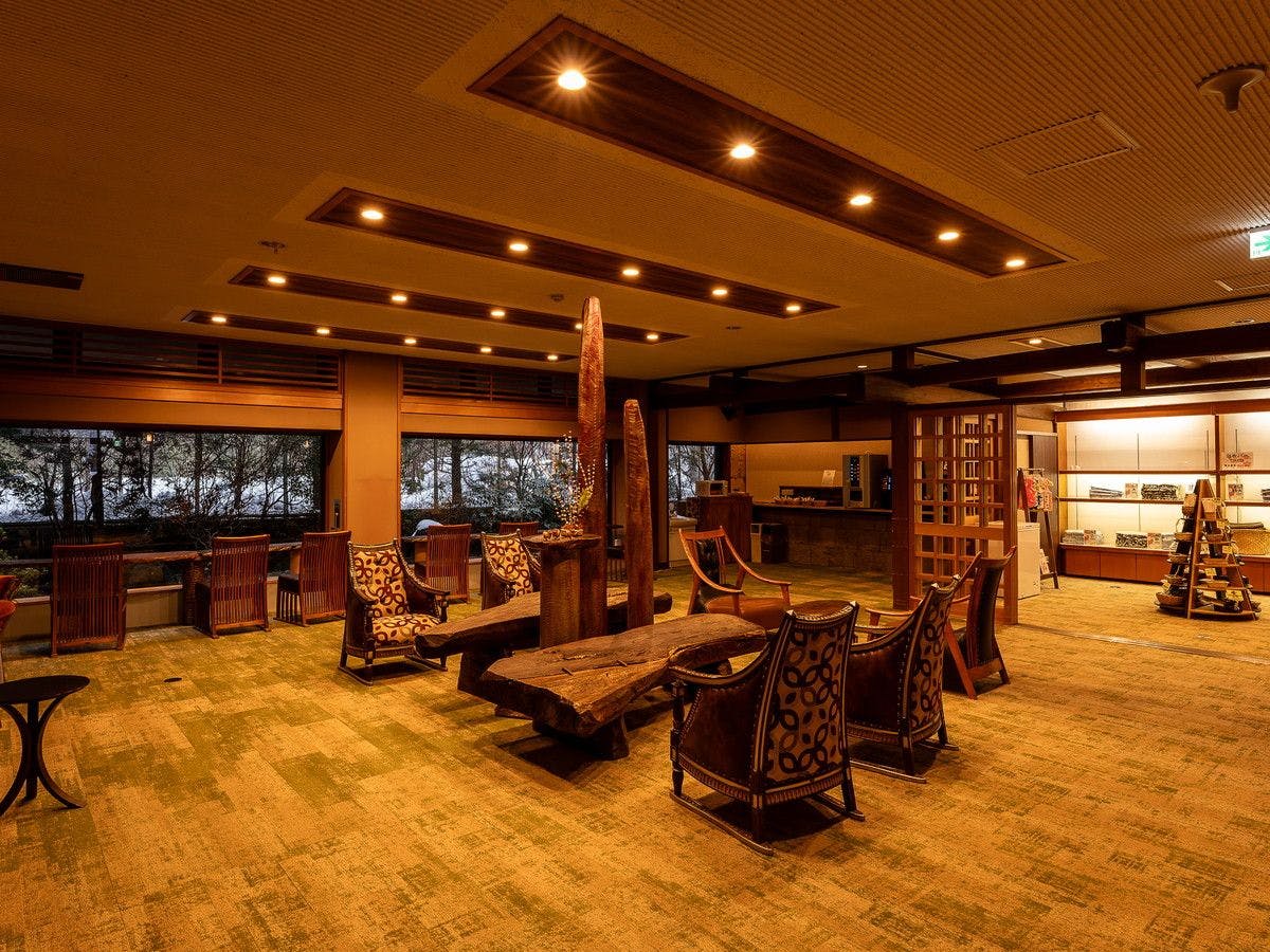 【ล็อบบี้】พื้นที่ไม้ที่อบอุ่น