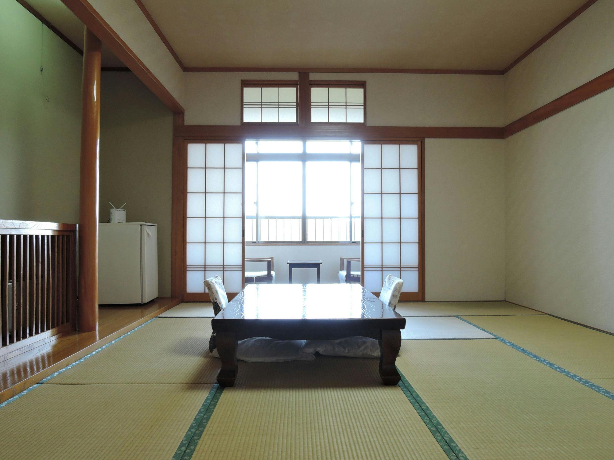 *シンプルな和室でゆっくりお休み下さい