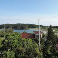 *ทิวทัศน์/ชายหาดที่เปล่งประกายสีเขียวมรกต