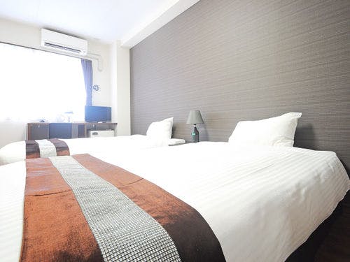 【ツインルーム】セミダブルサイズです。