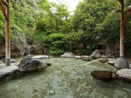 บ่อน้ำร้อนกลางแจ้ง (สำหรับผู้หญิง)